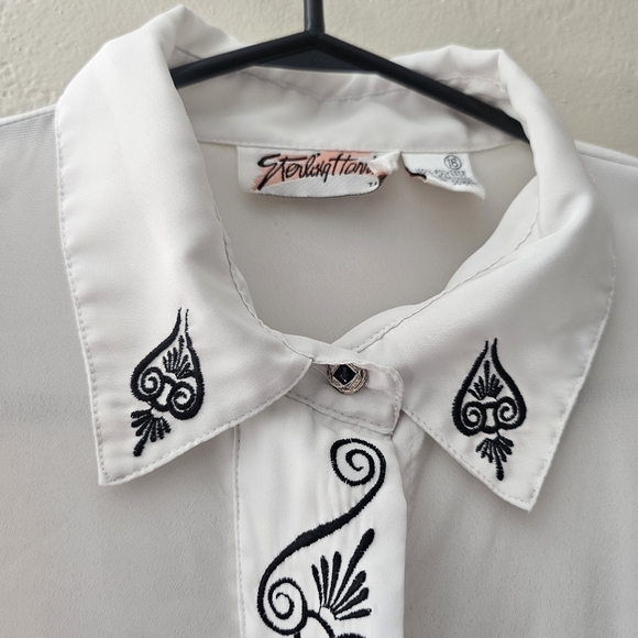 Vintage Embroidered Blouse - Picture 4 of 10